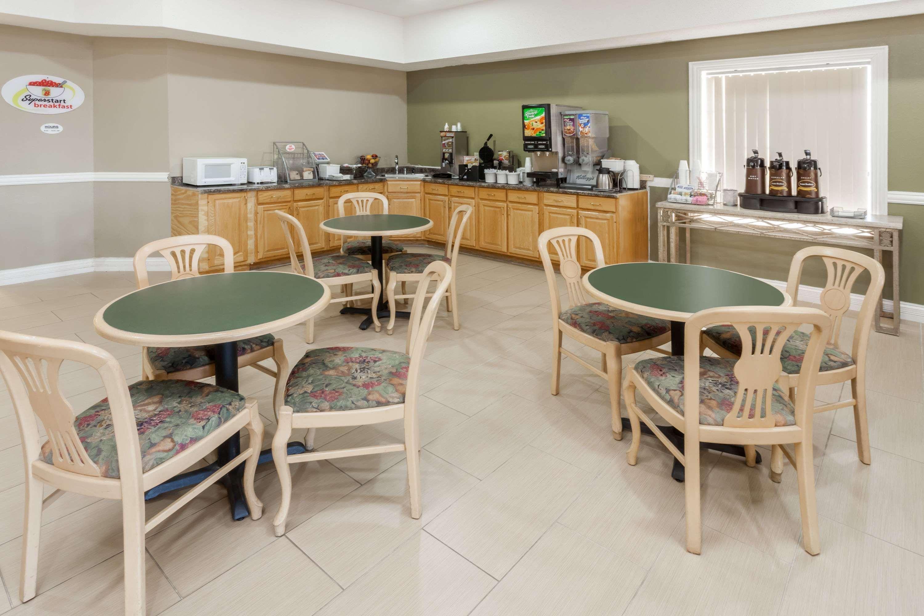 Super 8 By Wyndham Rochester Extérieur photo