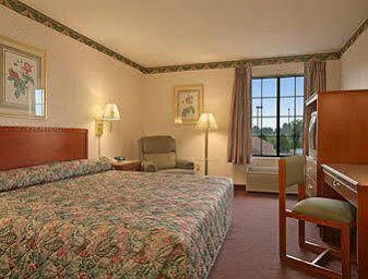 Super 8 By Wyndham Rochester Extérieur photo